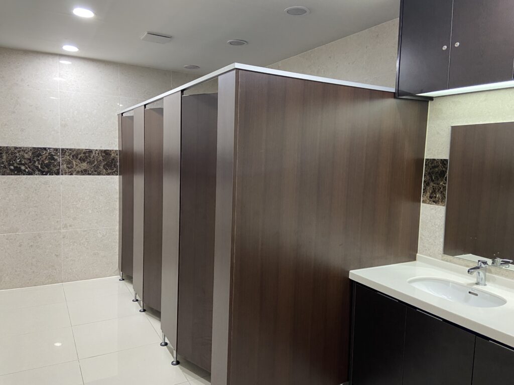 2階の朝食会場億にある女性用トイレ。